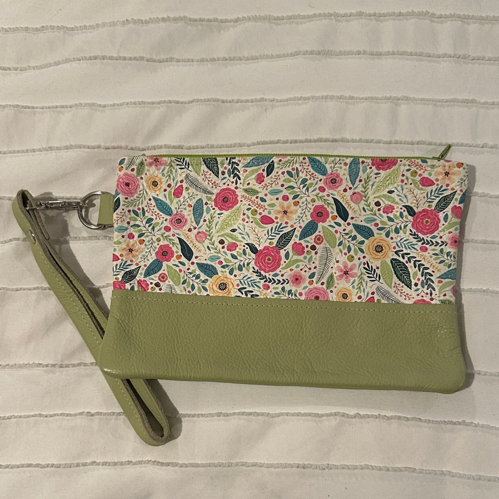 Floral Green Wristlet Clutch